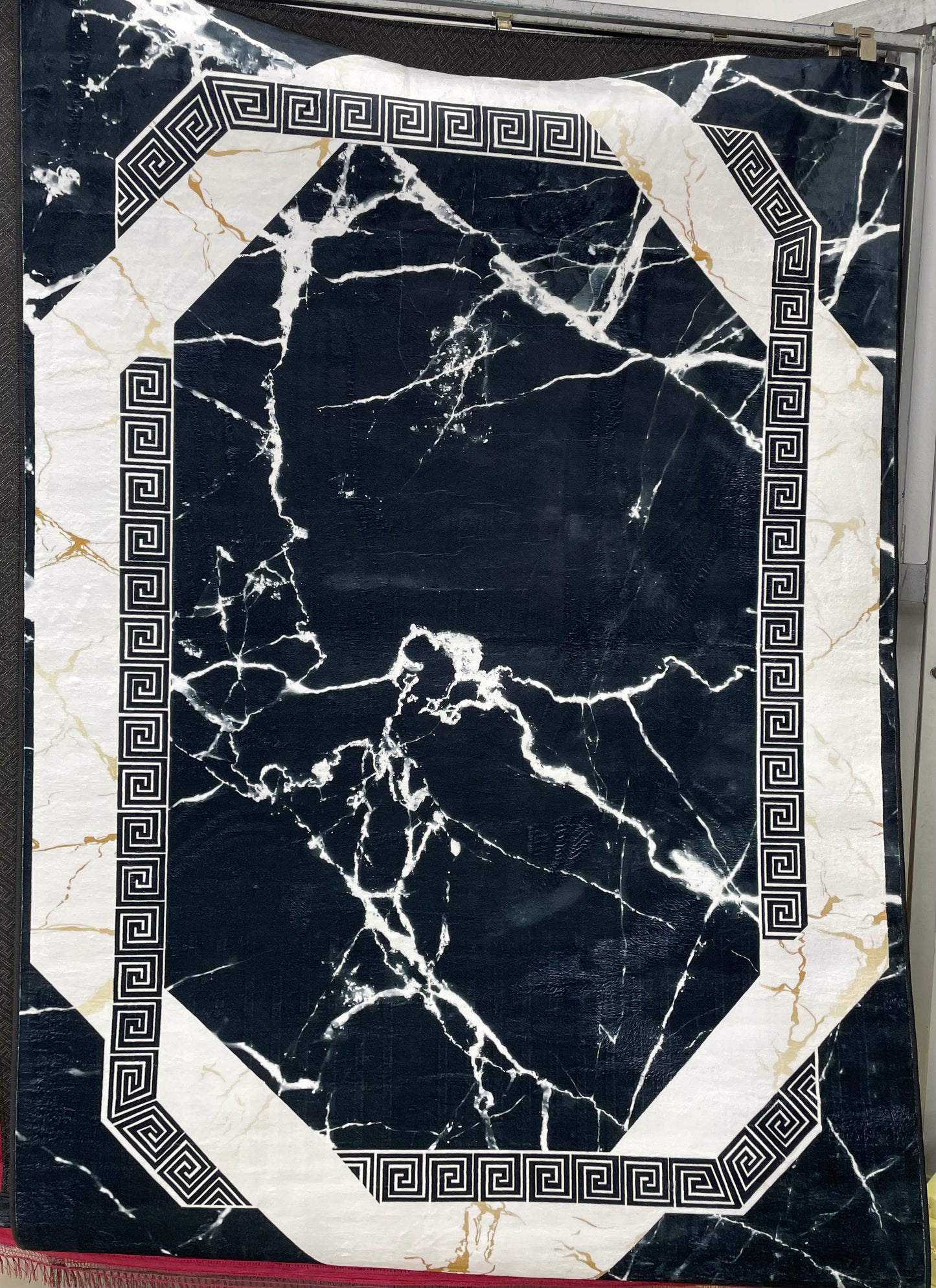 1.6x2.3m floor rug